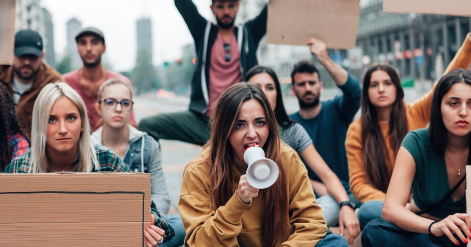 Ativismo juvenil: da educação para a cidadania à participação cívica