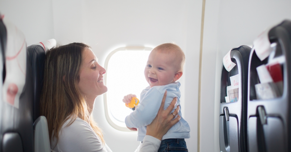 Viajar de avião com crianças